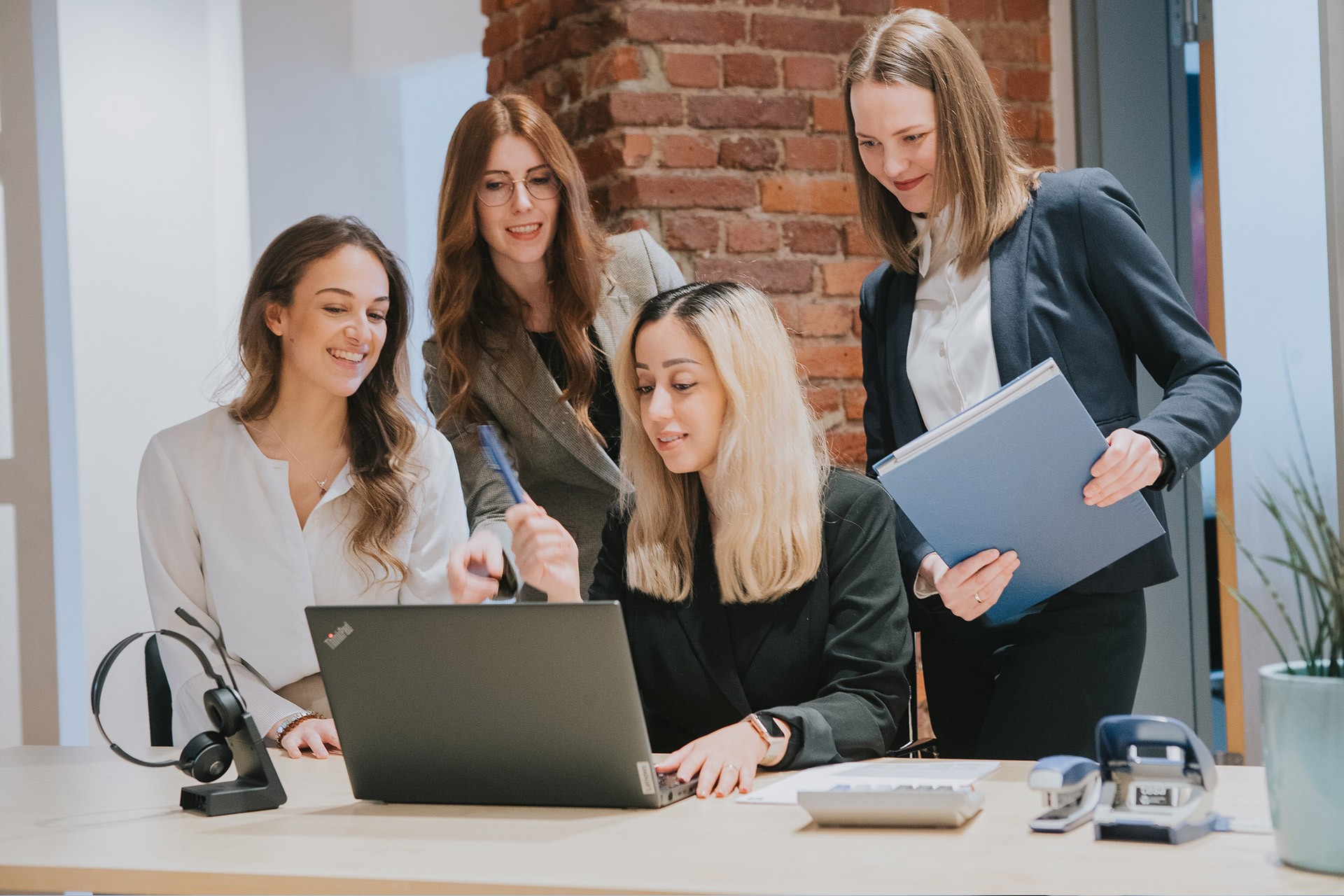 Team arbeitet zusammen